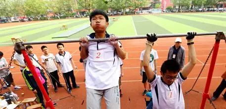 四年级篮球场规则_篮球规则小学_低年级篮球